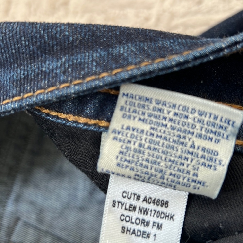 Hudson Jeans, size 28 bootcut, back flap pockets, dark wash EUC - Picture 8 of 16